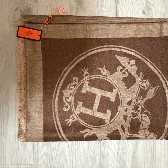 Hermes scarf‼️ - Picture 5 of 5